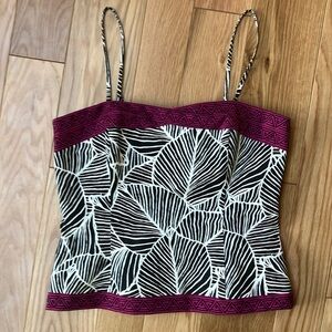 WHBM patterned fitted top size 8 adjustable straps!